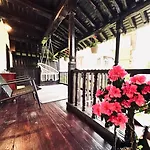 Holiday home туйковата къща The Tuikov House