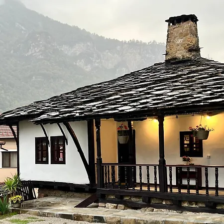 туйковата къща The Tuikov House Тетевен